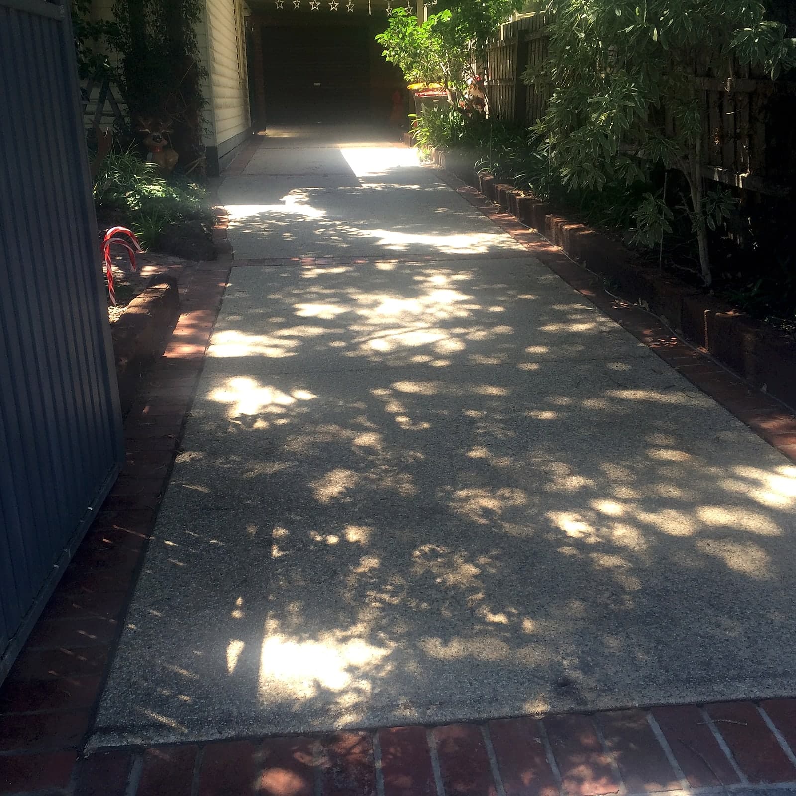 Aggregate side driveway by Cam Wells Paving